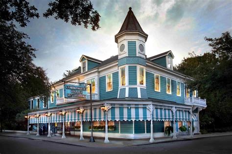 Commanders palace restaurant - Get menu, photos and location information for Commander's Palace in New Orleans, LA. Or book now at one of our other 2273 great restaurants in New Orleans. Commander's Place is a …